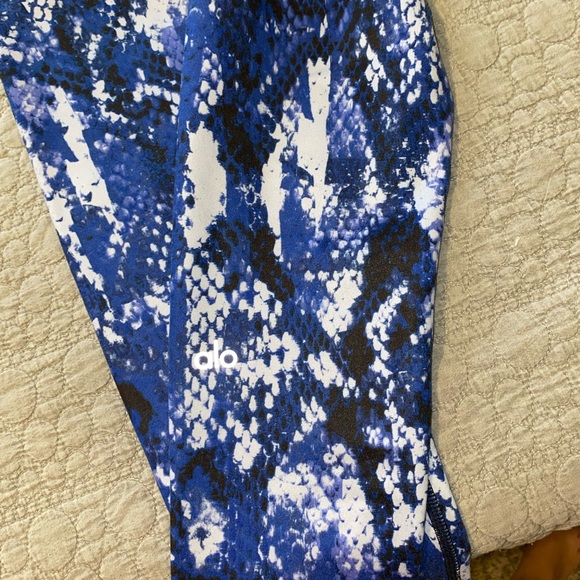 ALO LEGGINGS - Picture 2 of 4